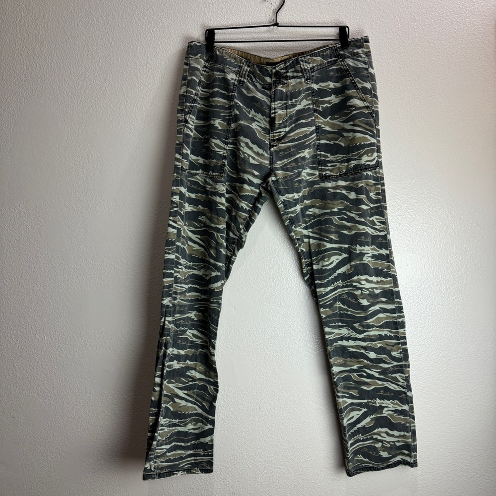 LRG Lifted Research Group Tiger Camo Size 38
